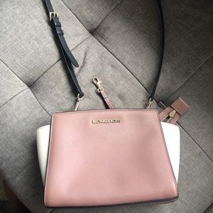 Mauve Micheal Kors Crossbody Purse